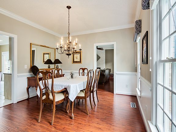 Elegant dining room