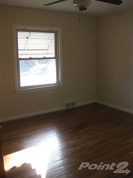 4th image of 515 E Granet Ave