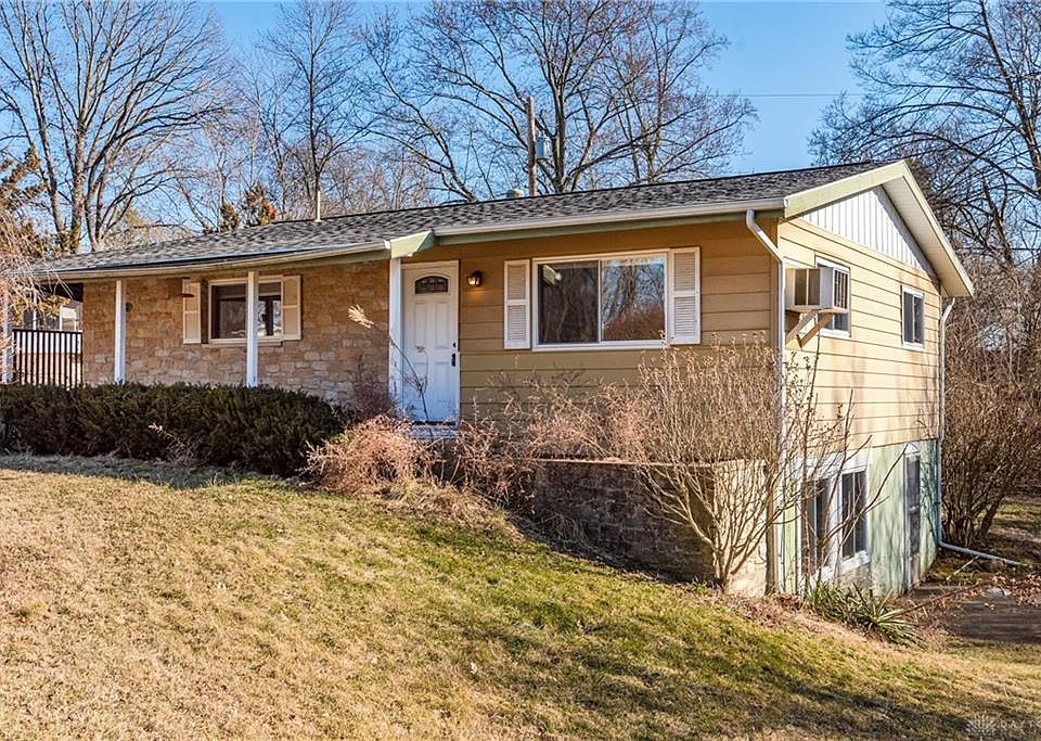1st image of 71 Upper Hillside Dr