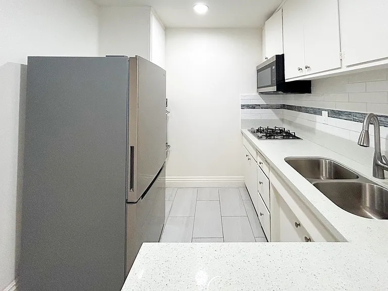 222 Washington Ave #17 — Photo 7