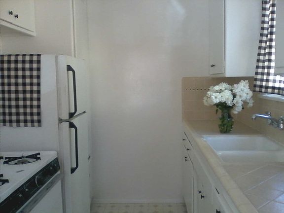 5th image of 11967 Iowa Ave APT 2