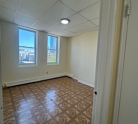 3rd image of 161 Christopher Columbus Dr APT 4F