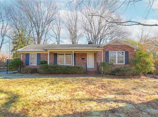 1908 Gracewood Dr, Greensboro, NC 27408