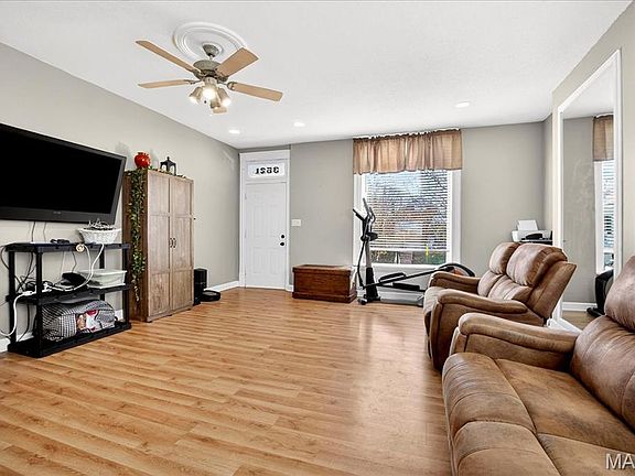 5th image of 3521 Michigan Ave