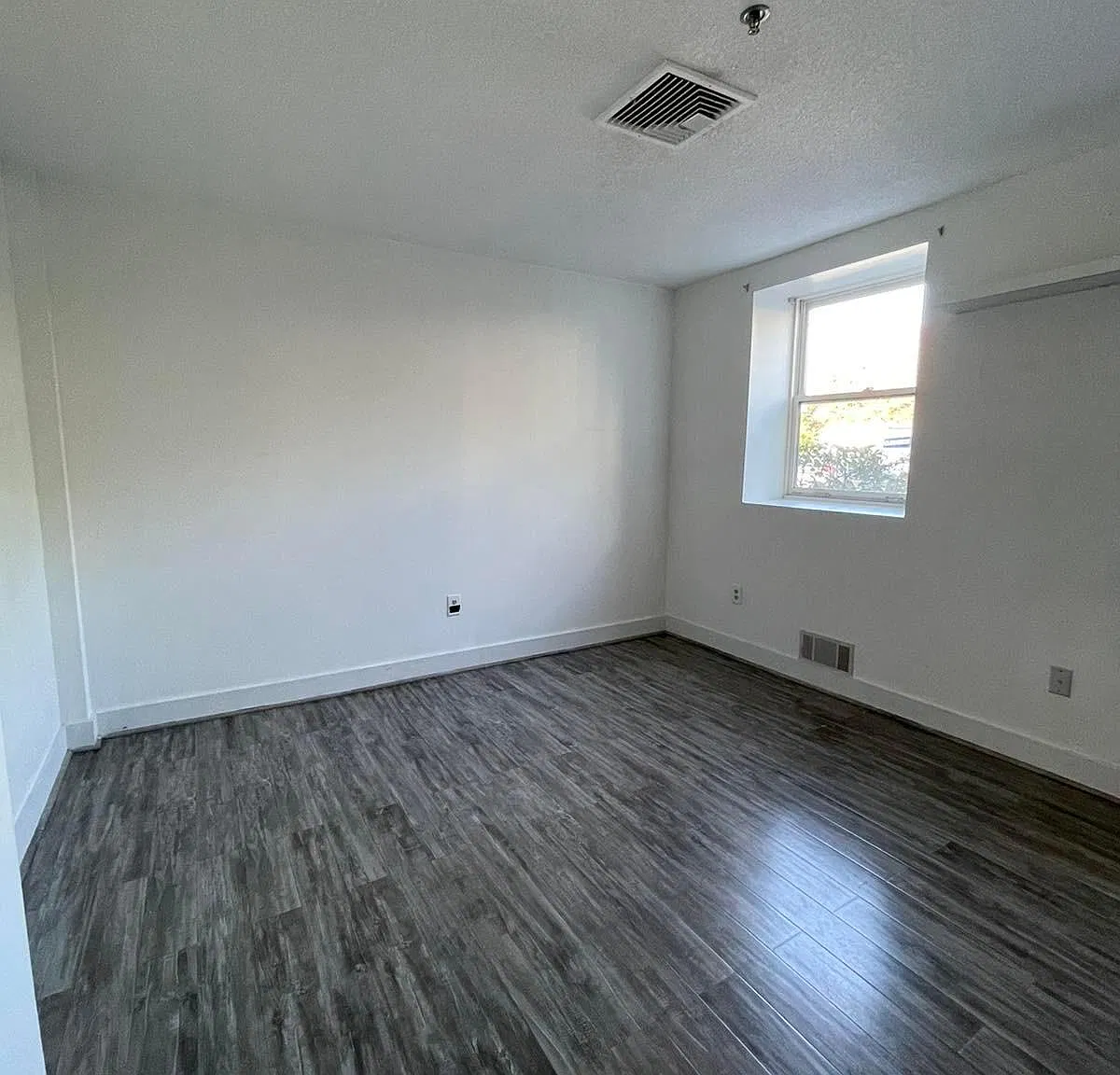 40 S Cherry Street — Photo 2