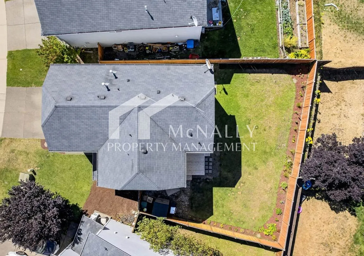 Modern 3-Bedroom Home with A/C & Fenced Yard in McCormick Woods — Photo 3