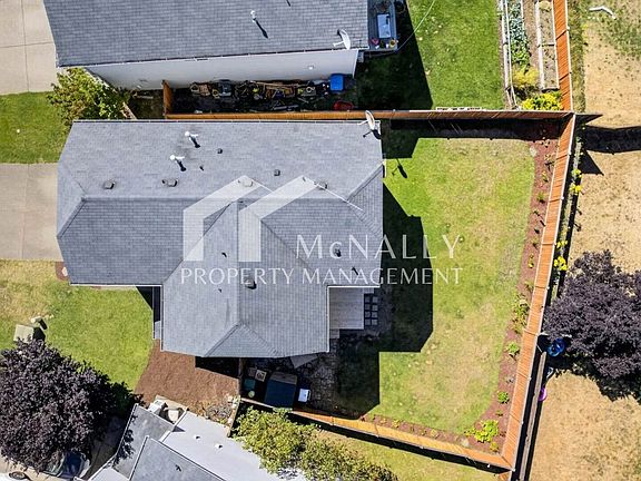 3rd image of 2753 SW Egret St
