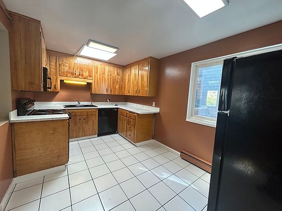 4th image of 12025 32nd Ave NE APT 6