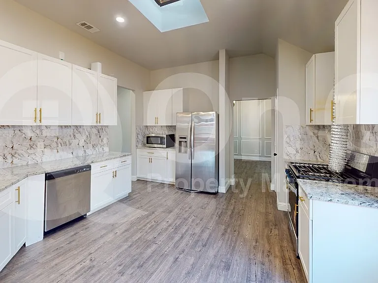 3312 Woodberry Ln — Photo 3