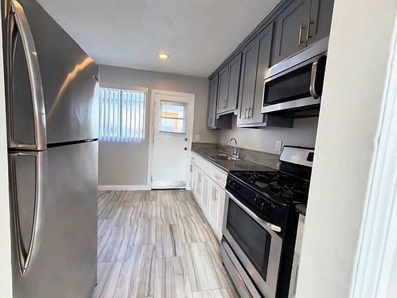 2nd image of 6029 1/2 Sheila St #6029-1/2