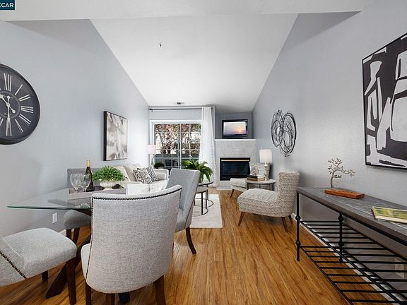 4th image of 22515 Center St #203