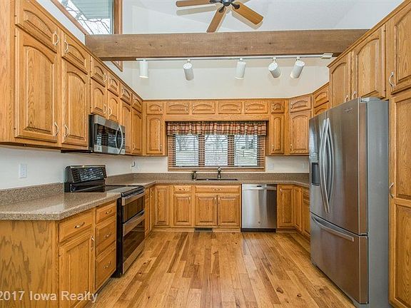 4th image of 4221 NE Casebeer Dr