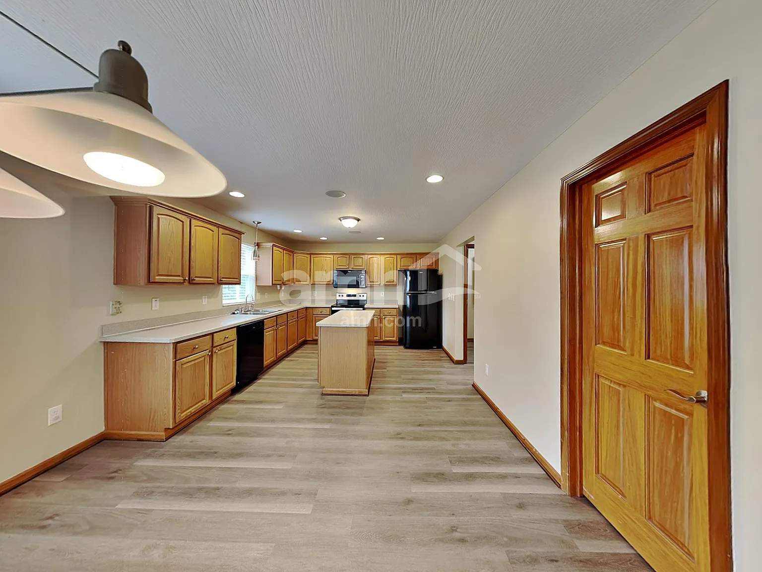 3 bed, 2.5 bath, 1976 sqft, $2,395 — Photo 4