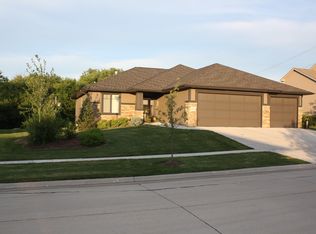 6230 Franciscan Dr, Lincoln, NE 68526