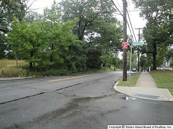3rd image of 118 Detroit Ave