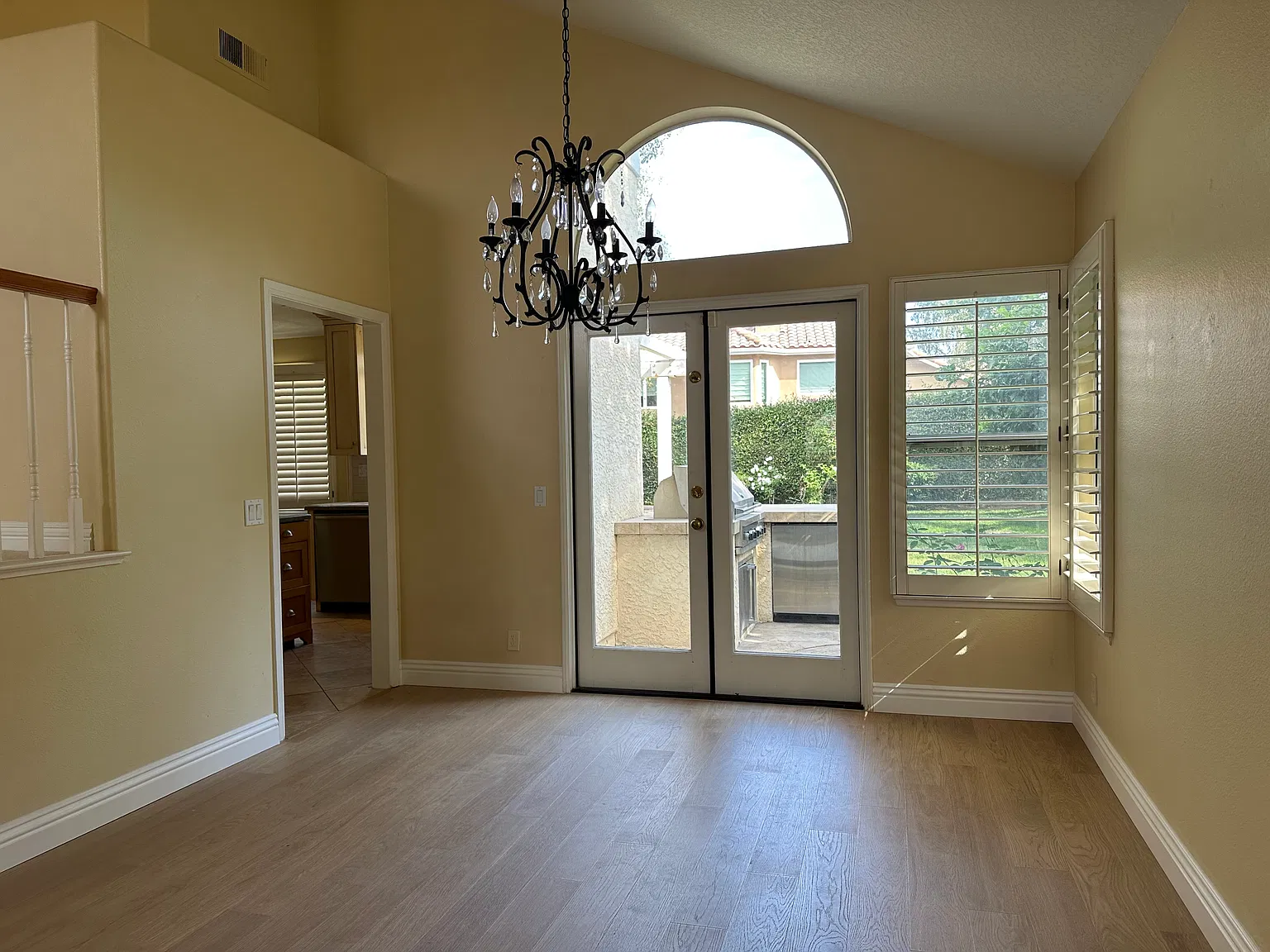 4 bed, 2841 sqft, $8,500 — Photo 4