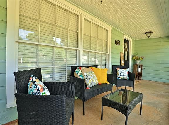 5th image of 809 Davis Dr