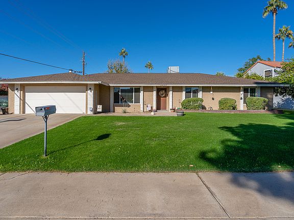 2nd image of 3044 W Sahuaro Dr