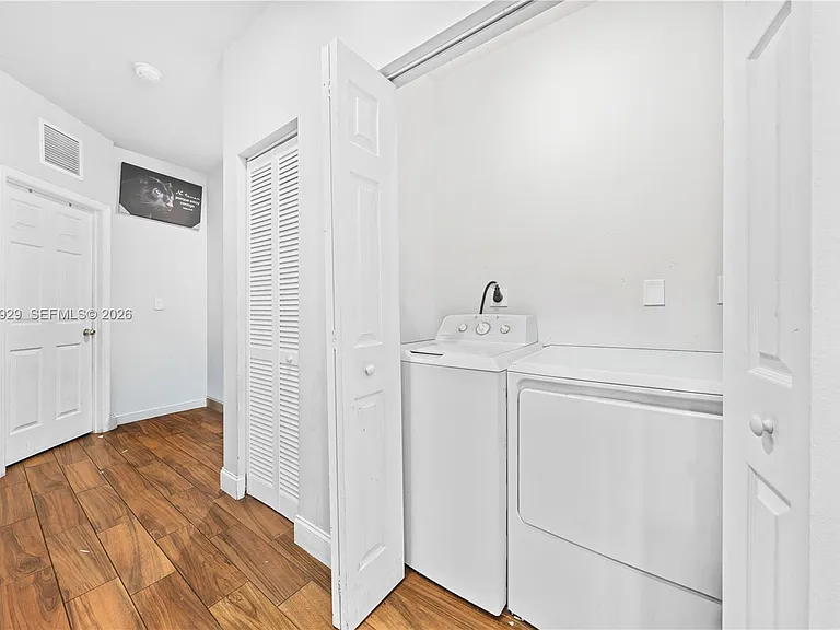 4721 NW 15th Ct #1 — Photo 5