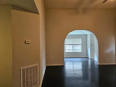9122 Kirkleigh St — Photo 7