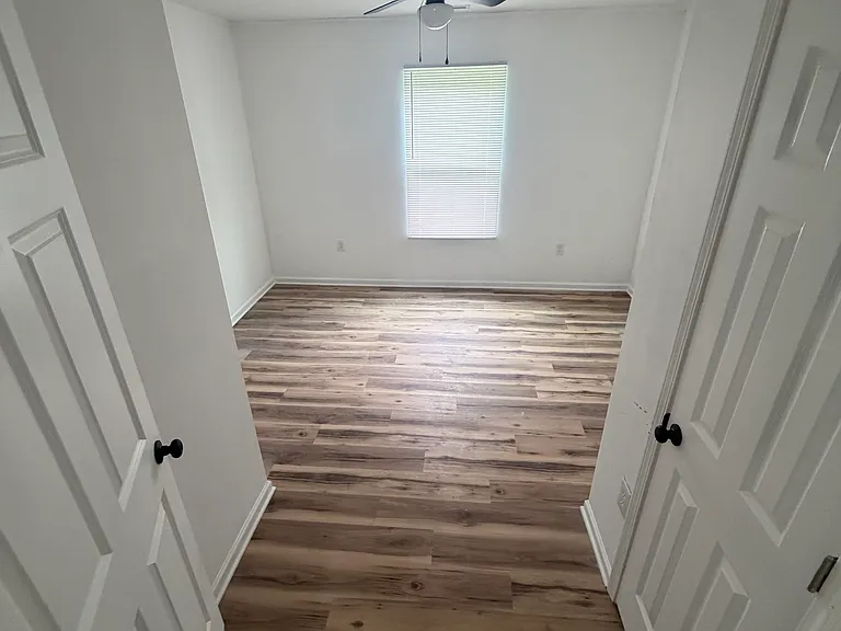 207 Sears St — Photo 4