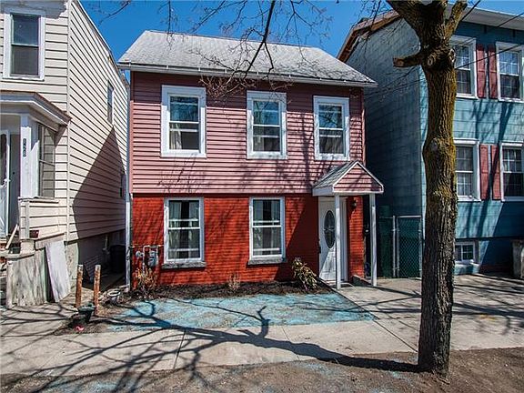 2nd image of 126 John St