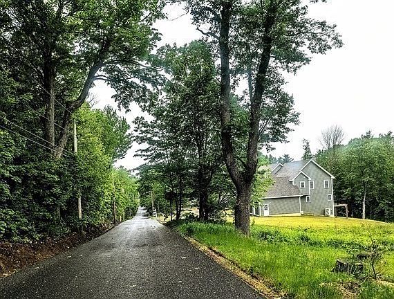 2nd image of 72 Cottage Ln #2FAM