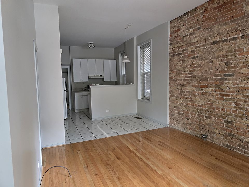 1st image of 1634 W Pierce Ave APT 1