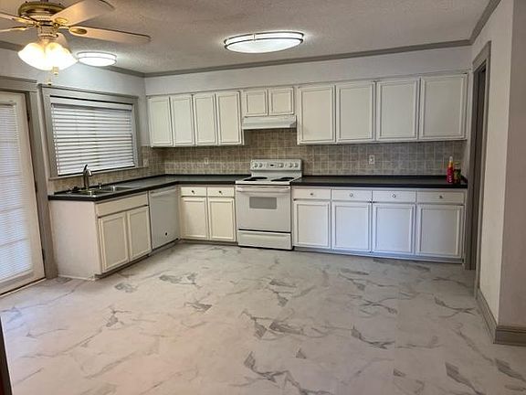 Large Open Kitchen