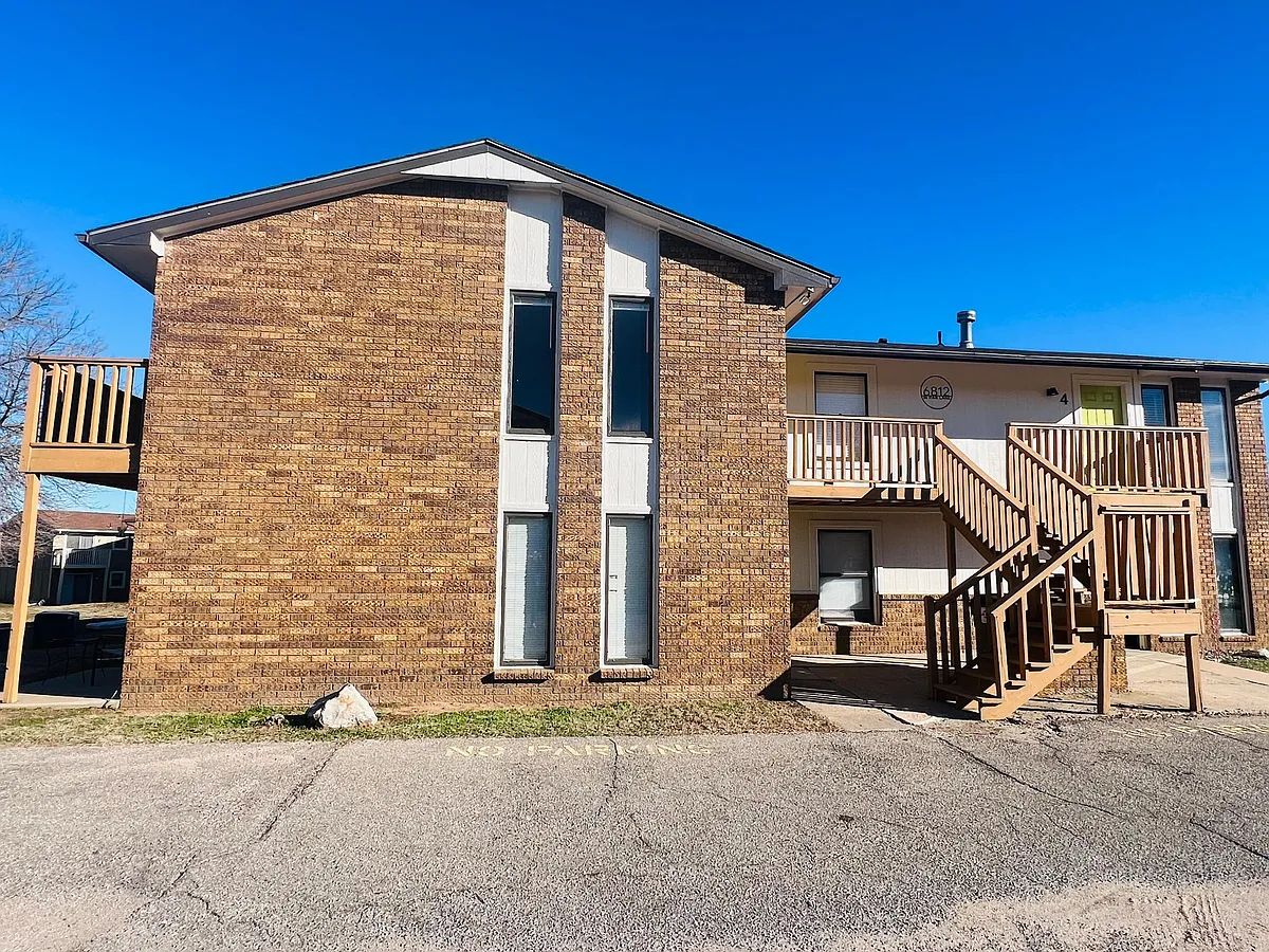 Building Photo - 6812 W Par Ln #3
