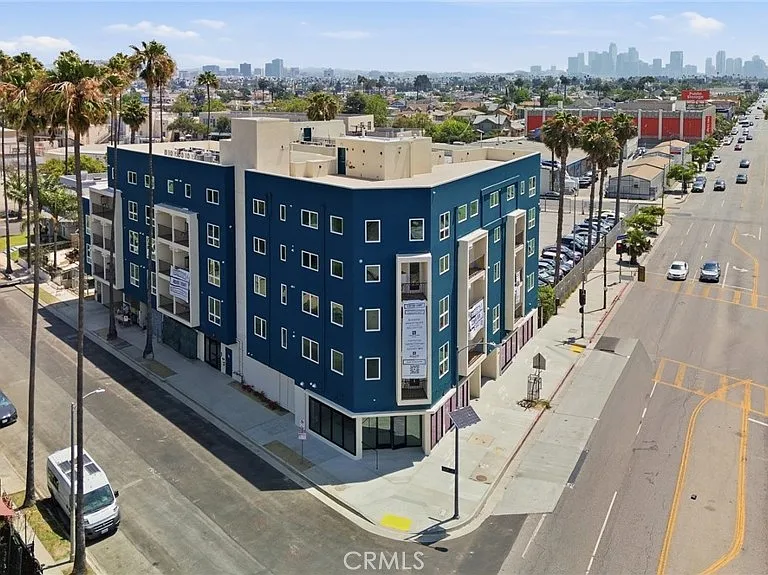 1818 S Norton Ave #405 — Photo 14