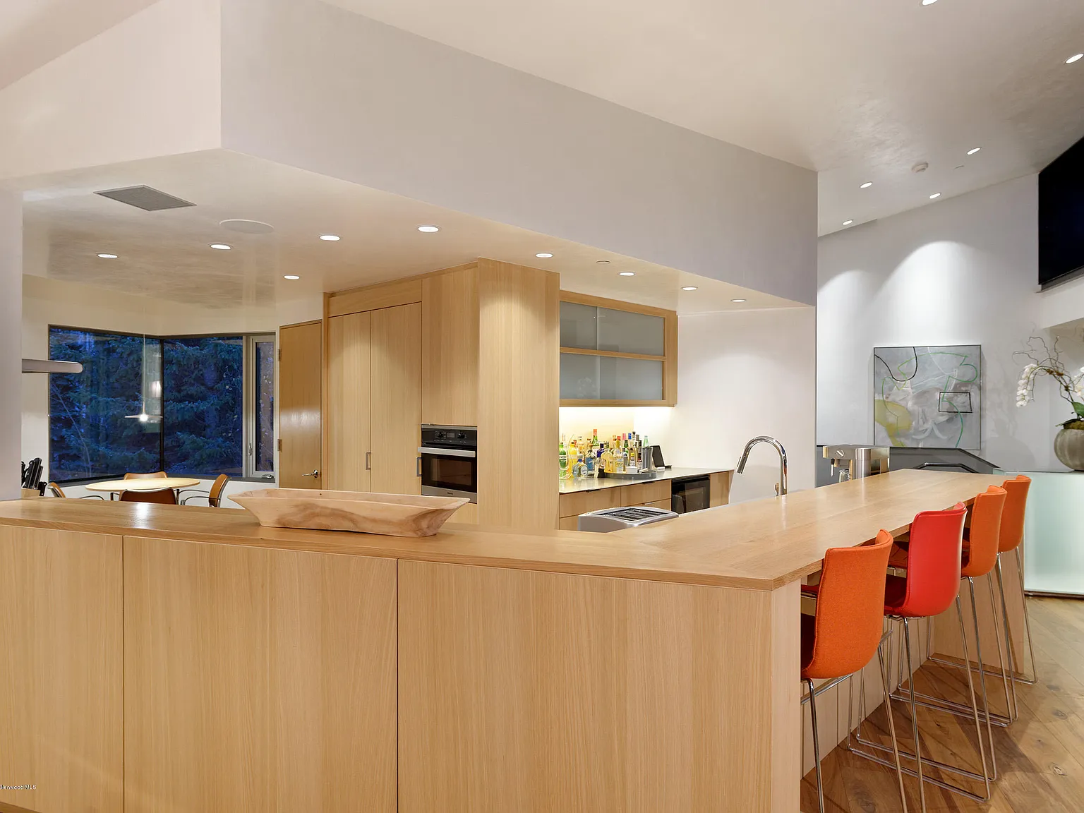 5 bed, 7.0 bath, 5829 sqft, $150,000 — Photo 4