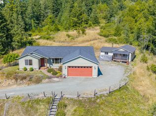 2217 King Ln, Myrtle Point, OR 97458