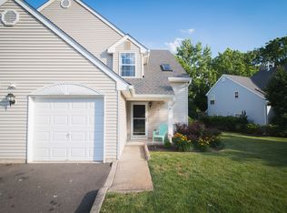 21 Commons Dr, Neptune, NJ 07753