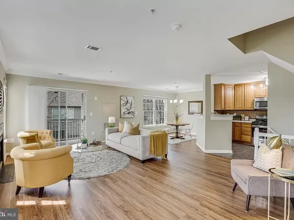 4662 Superior Sq, Fairfax, VA 22033