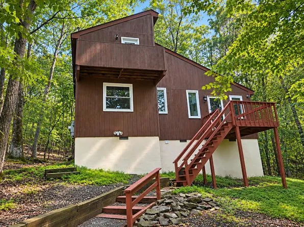 1109 Porter Dr, Bushkill, PA 18324