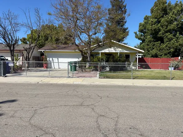 2580 Jackson St, Selma, CA 93662