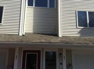 700 East St APT B, Walpole, MA 02081