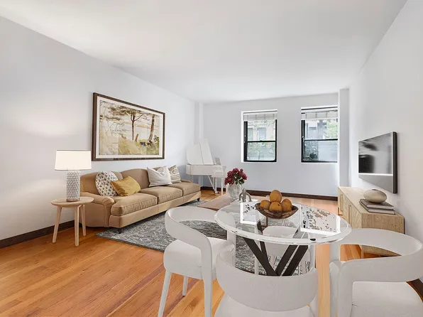 104 W 70th St APT 2B, New York, NY 10023