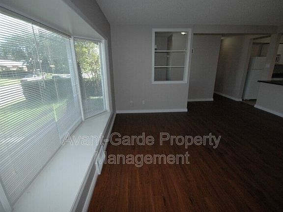 5th image of 11635 111a Ave NW