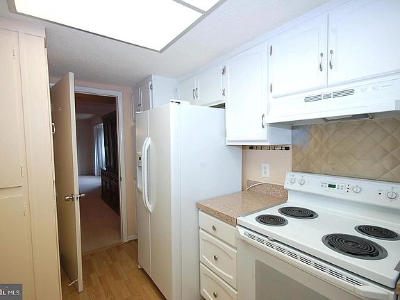 4th image of 3218 Glen Eagles Dr #109-K
