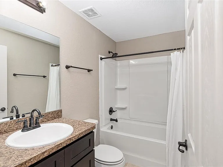 5587 NW 62nd Ave — Photo 18