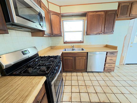 4th image of 21 Ranger St