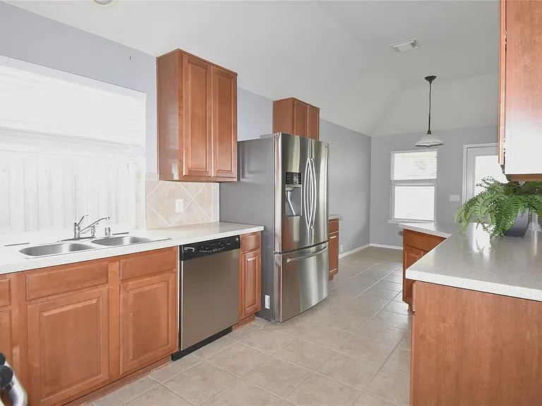 30315 Castle Forest Dr — Photo 7