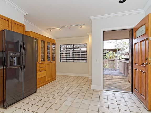 2nd image of 8870 Villa La Jolla Dr Unit 304