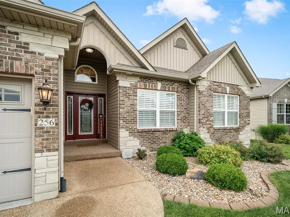 256 Mason Glen Dr, Lake Saint Louis, MO 63367