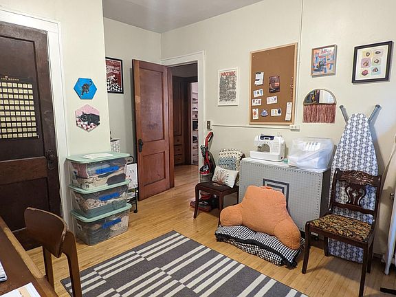 4th image of 1577 Ashland Ave #7