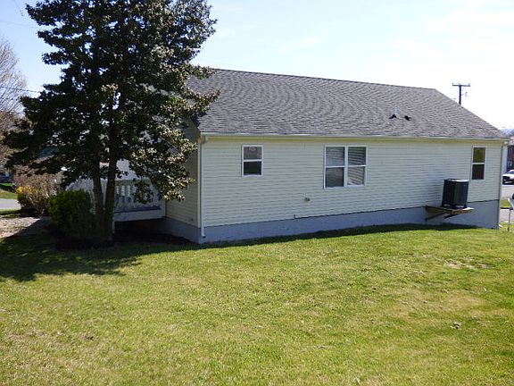 4th image of 405 N 26th St