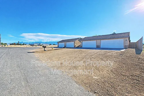 1041 Marne Ct #4 Photo 1