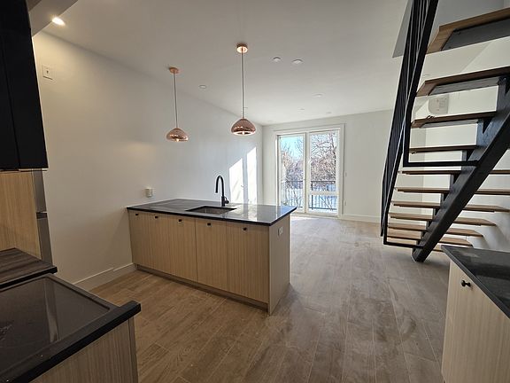 2nd image of 1694 Pacific St #4B